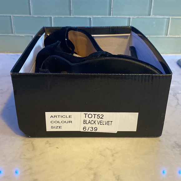 Black velvet 4” heels - Picture 2 of 3